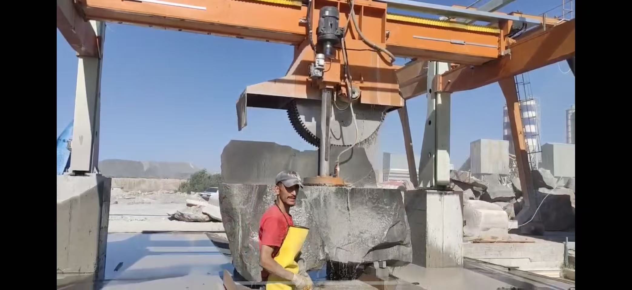 последний случай компании о Машина для резки блоков с несколькими колоннами в Армении